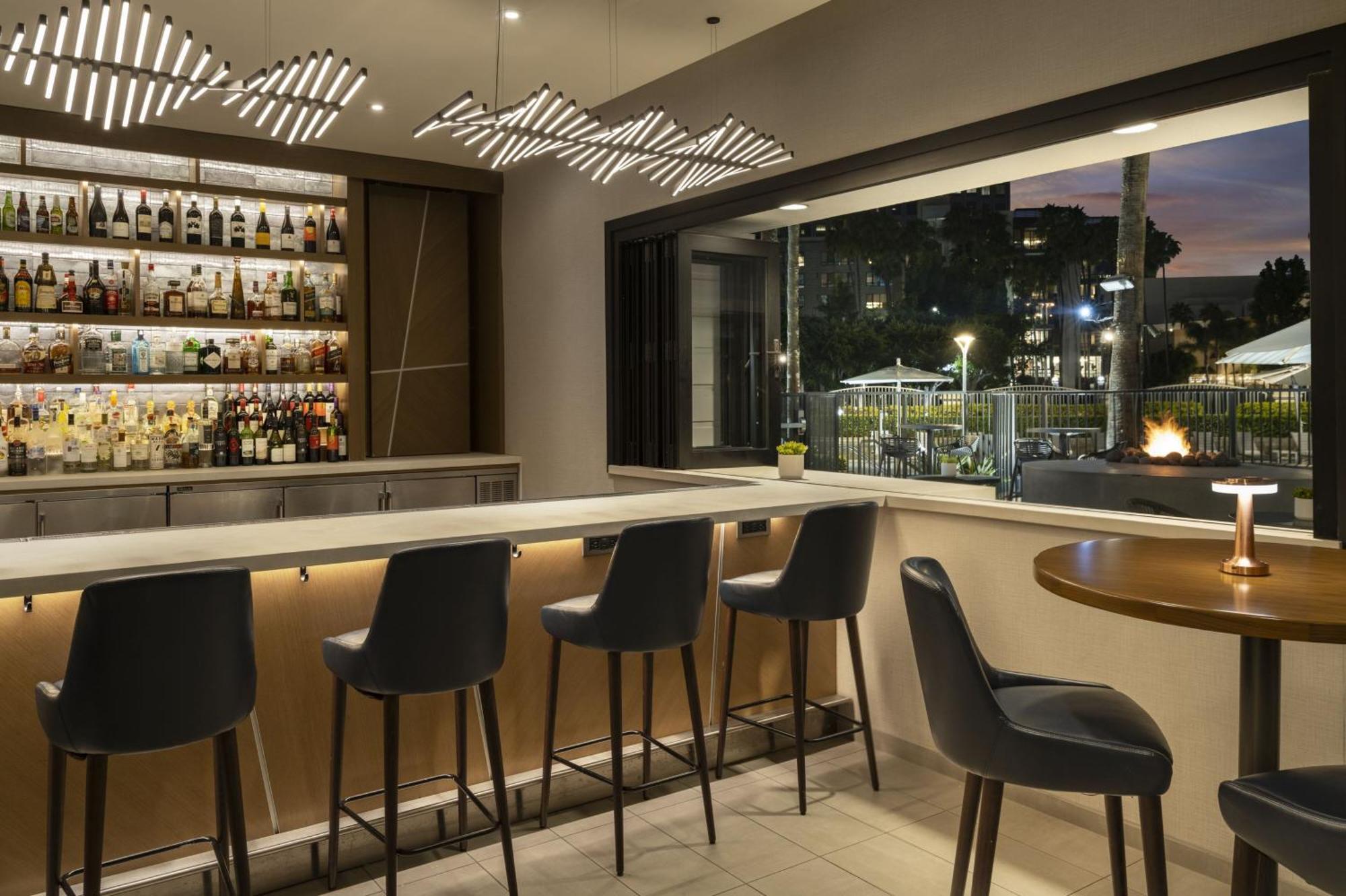 Costa Mesa Marriott Hotel Bagian luar foto