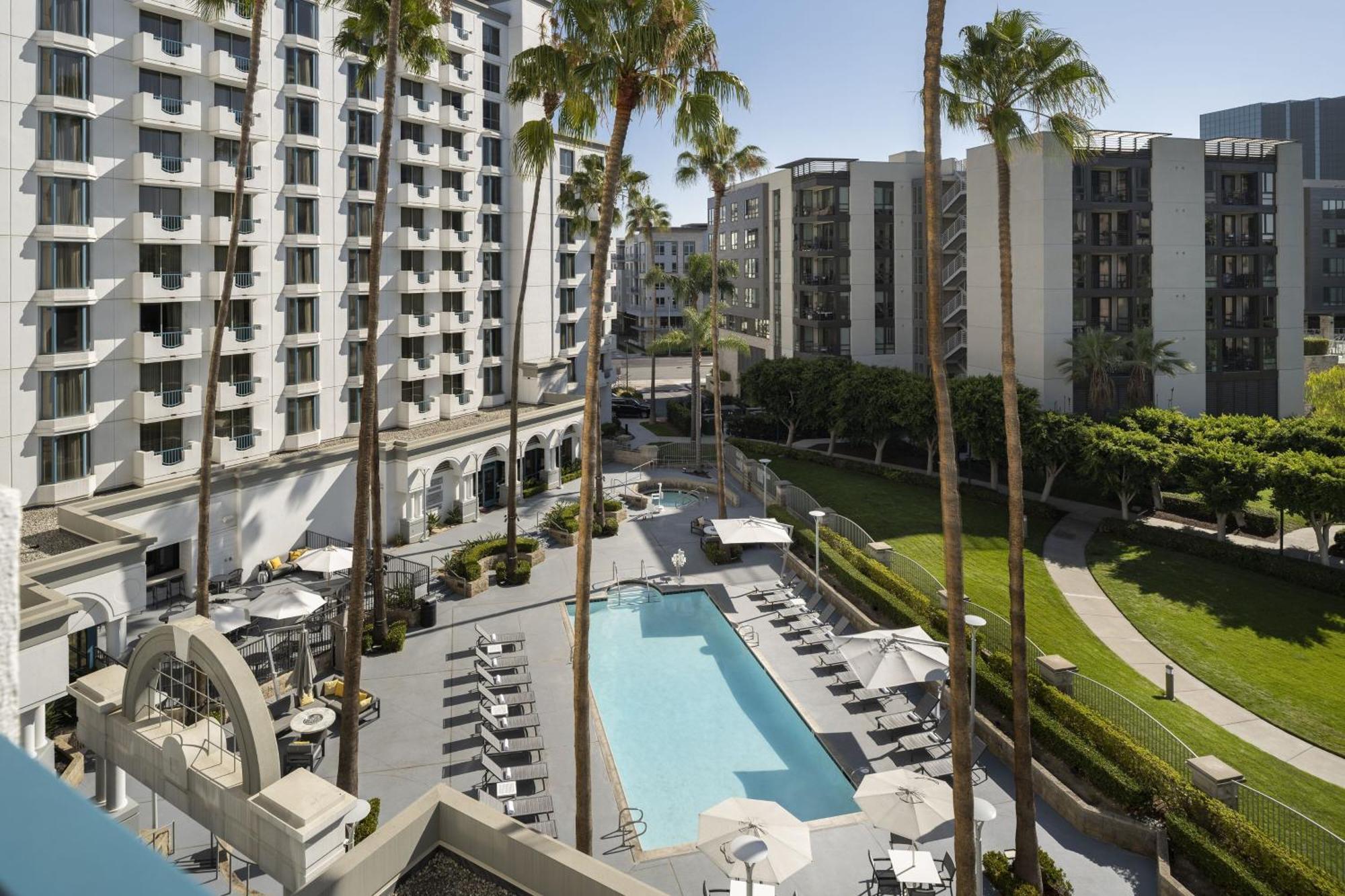 Costa Mesa Marriott Hotel Bagian luar foto