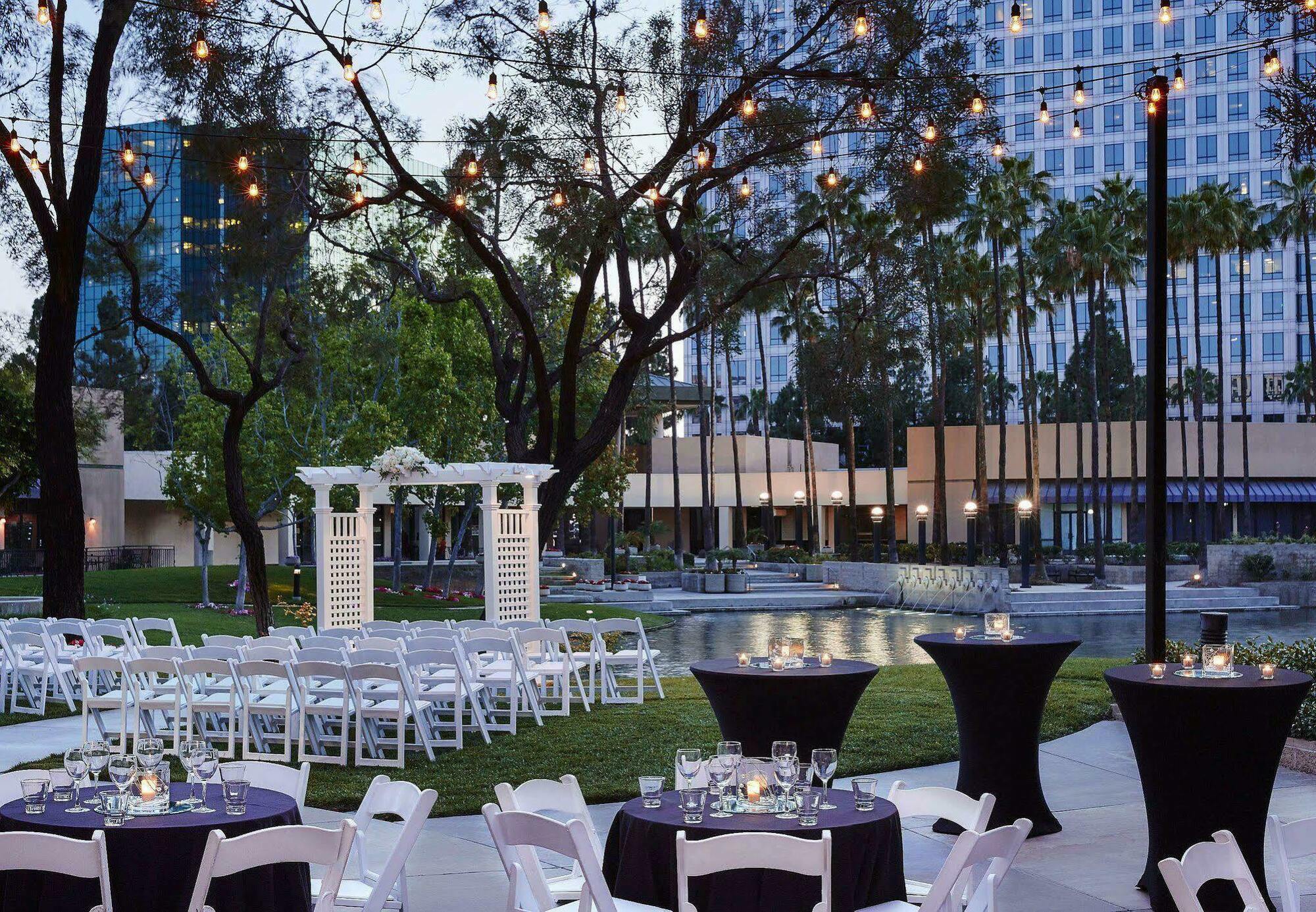 Costa Mesa Marriott Hotel Bagian luar foto